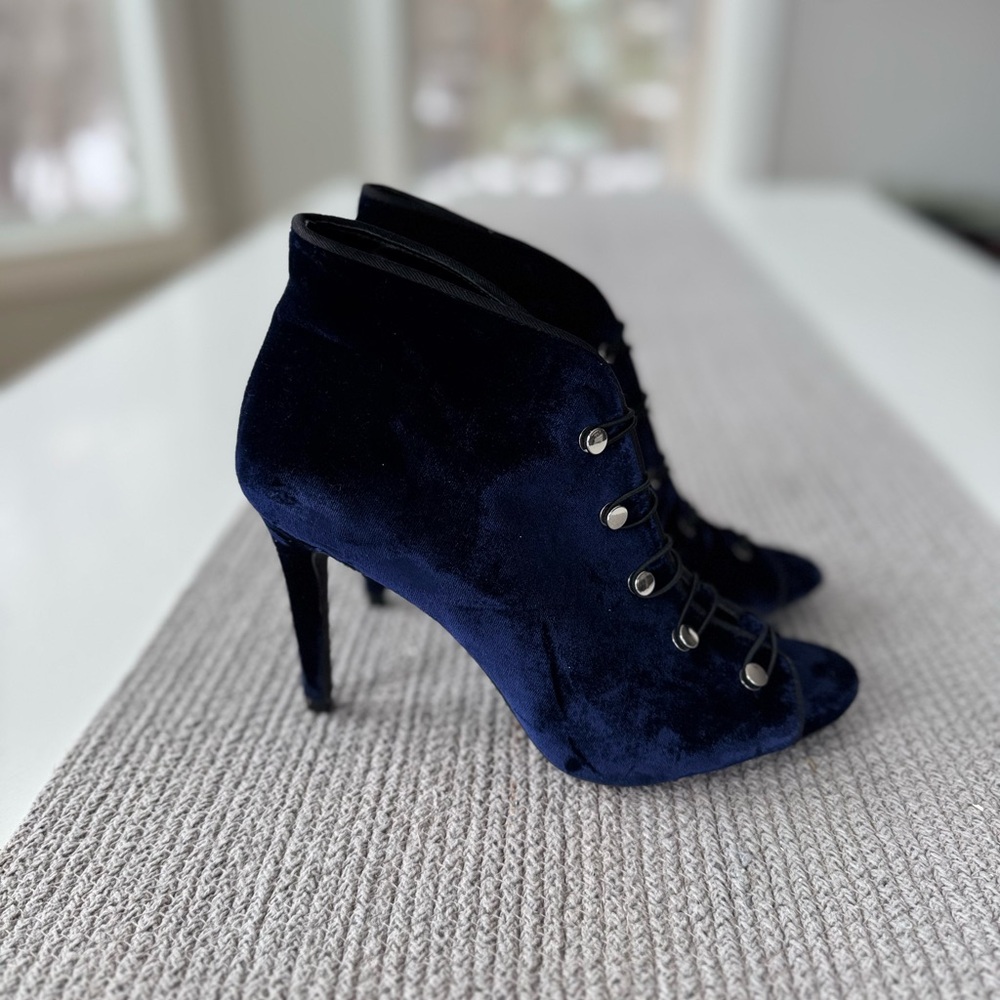 Enzo Angiolini Midnight Blue Velvet High Heel Ankle Boots Boots Heels Size 8